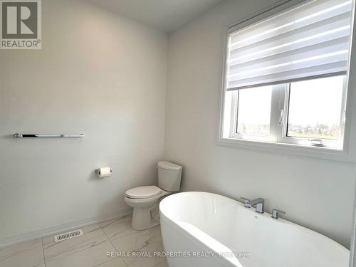 20 Summit Cres, Belleville, ON - Indoor Photo Showing Bathroom