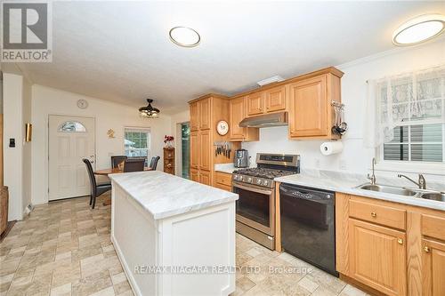 441 - 23 Four Mile Creek Road, Niagara-On-The-Lake, ON - Indoor Photo Showing Kitchen With Double Sink