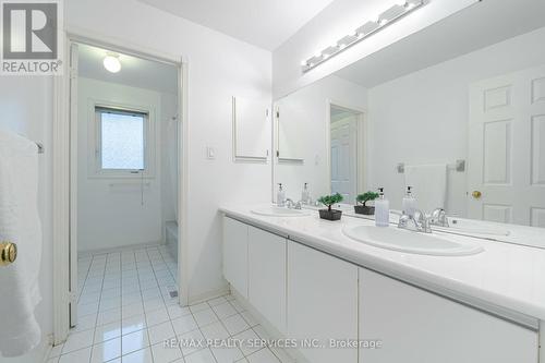 33 Lakeridge Drive, Brampton, ON - Indoor Photo Showing Bathroom