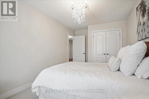 4666 Mcleod Road, Burlington, ON - Indoor Photo Showing Bedroom