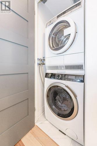 #301 -430 Pearl St, Burlington, ON - Indoor Photo Showing Laundry Room