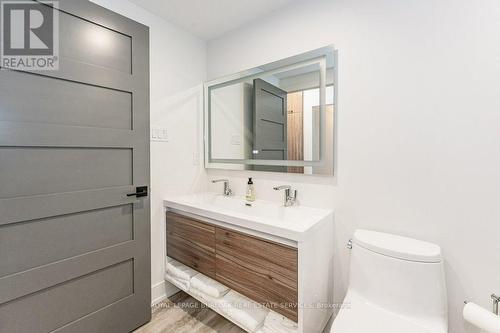 #301 -430 Pearl St, Burlington, ON - Indoor Photo Showing Bathroom
