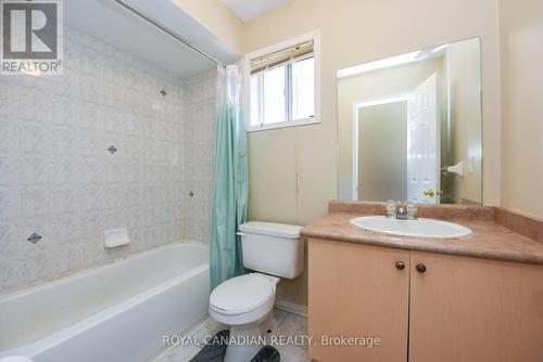 1230 Prestonwood Cres, Mississauga, ON - Indoor Photo Showing Bathroom