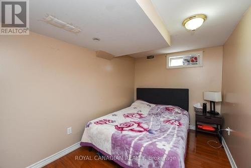 1230 Prestonwood Cres, Mississauga, ON - Indoor Photo Showing Bedroom