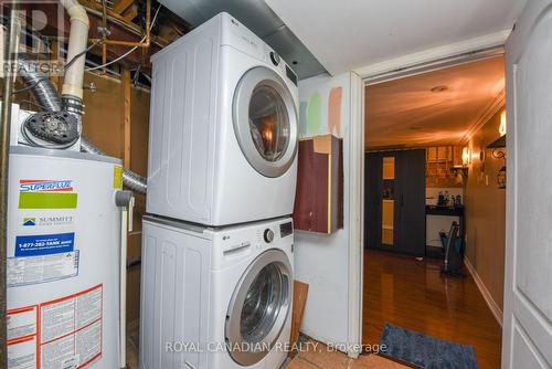 1230 Prestonwood Crescent, Mississauga, ON - Indoor Photo Showing Laundry Room