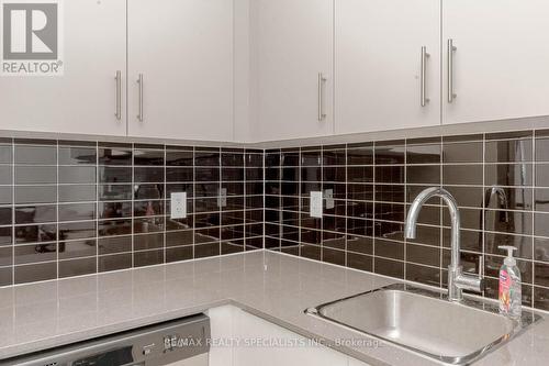 #132 -85 Attmar Dr, Brampton, ON - Indoor Photo Showing Kitchen