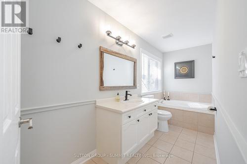 498 Farlow Cres, Milton, ON - Indoor Photo Showing Bathroom