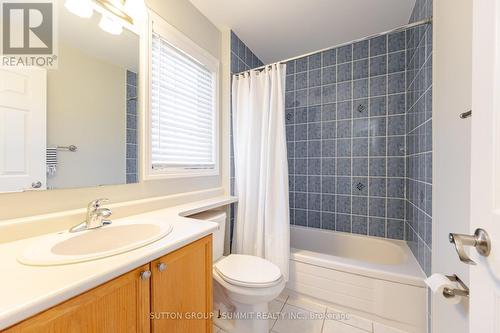 498 Farlow Cres, Milton, ON - Indoor Photo Showing Bathroom