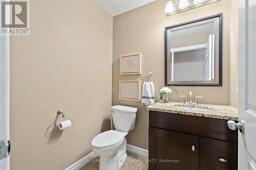 32 Cotswold Crt, Halton Hills, ON - Indoor Photo Showing Bathroom