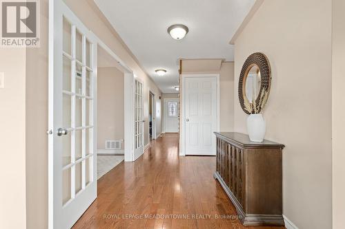32 Cotswold Crt, Halton Hills, ON - Indoor Photo Showing Other Room