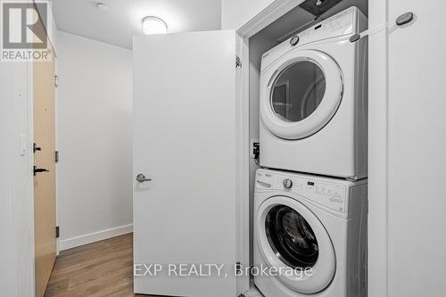 #113 -150 Sabina Dr, Oakville, ON - Indoor Photo Showing Laundry Room
