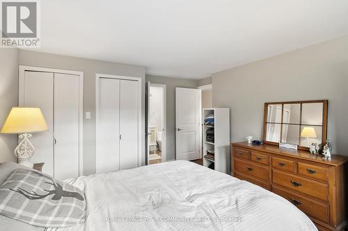 27 St  Andrews Crt, Aurora, ON - Indoor Photo Showing Bedroom