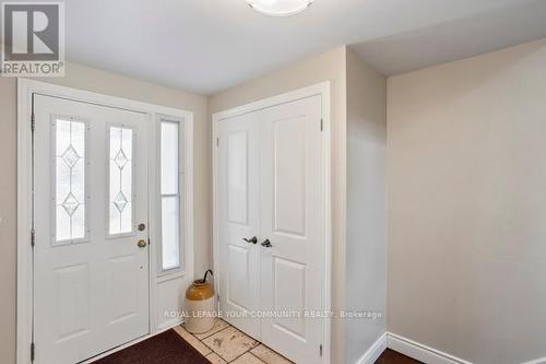 27 St  Andrews Crt, Aurora, ON - Indoor Photo Showing Other Room