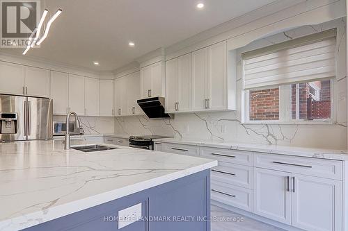 51 White Cedar Dr, Markham, ON - Indoor Photo Showing Kitchen With Double Sink