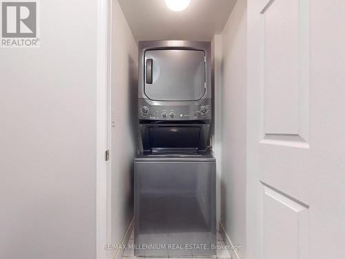 #413 -75 King William Cres, Richmond Hill, ON - Indoor Photo Showing Laundry Room