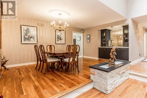 32 Park Trail, Springwater, ON - Indoor Photo Showing Dining Room