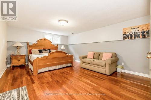 32 Park Trail, Springwater, ON - Indoor Photo Showing Bedroom