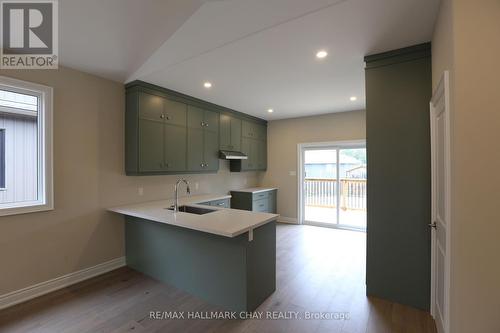 292 Robinson Road, Wasaga Beach, ON - Indoor Photo Showing Kitchen