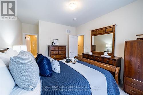 39 Claxton Cres, Kawartha Lakes, ON - Indoor Photo Showing Bedroom