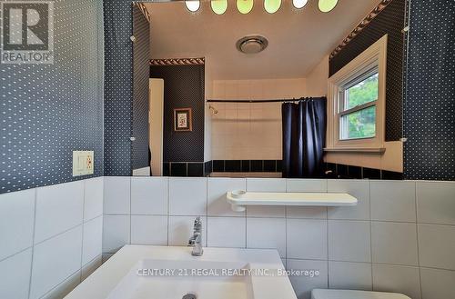 56 Somerdale Sq, Toronto, ON - Indoor Photo Showing Bathroom