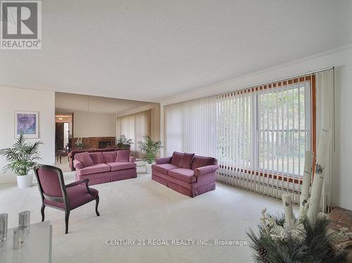 56 Somerdale Sq, Toronto, ON - Indoor Photo Showing Living Room