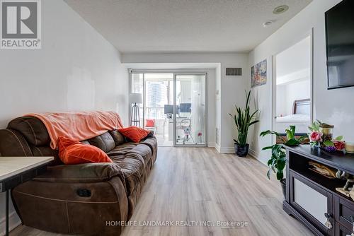 #2202 -88 Corporate Dr, Toronto, ON - Indoor Photo Showing Living Room