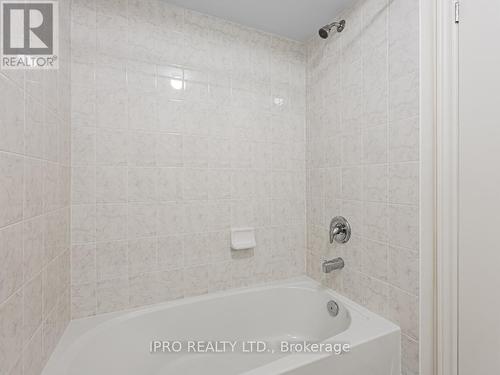 1191 Kettering Dr, Oshawa, ON - Indoor Photo Showing Bathroom