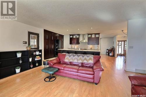 99 Arlington Street, Regina, SK - Indoor Photo Showing Living Room