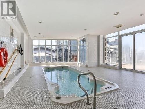 725 - 270 Wellington Street W, Toronto, ON - Indoor Photo Showing Other Room With In Ground Pool
