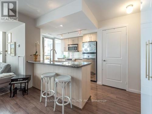 ##405 -15 Stafford St, Toronto, ON - Indoor Photo Showing Kitchen With Upgraded Kitchen