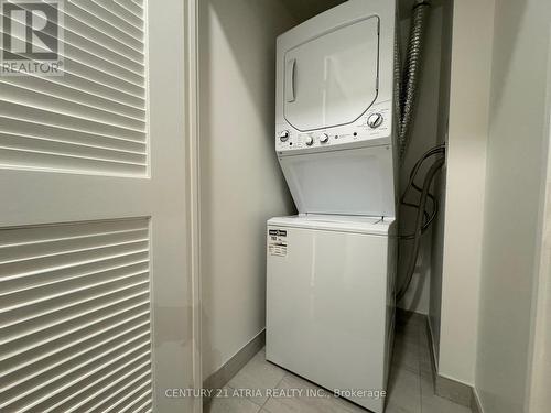 407 - 25 Richmond Street E, Toronto, ON - Indoor Photo Showing Laundry Room