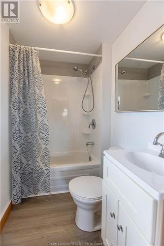 77 Fairfield, Sackville, NB - Indoor Photo Showing Bathroom