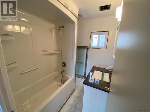 36 Comfort St, Kirkland Lake, ON - Indoor Photo Showing Bathroom