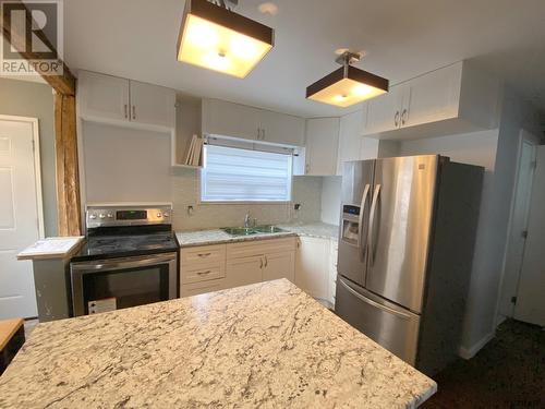 36 Comfort St, Kirkland Lake, ON - Indoor Photo Showing Kitchen With Double Sink