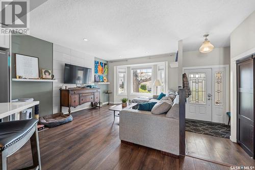 8222 Rankin Drive, Regina, SK - Indoor Photo Showing Living Room