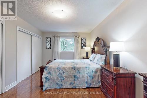7241 Pallett Crt, Mississauga, ON - Indoor Photo Showing Bedroom