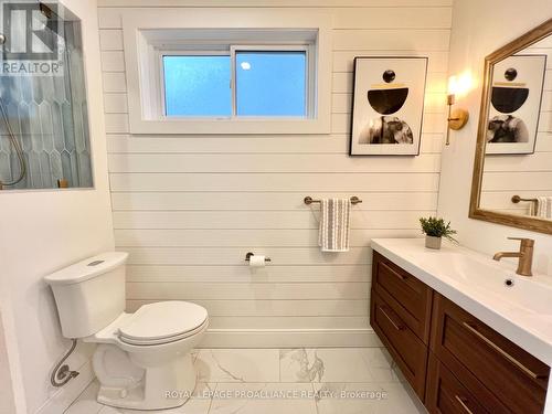 12 Ridley St, Prince Edward County, ON - Indoor Photo Showing Bathroom