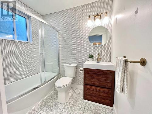 12 Ridley St, Prince Edward County, ON - Indoor Photo Showing Bathroom