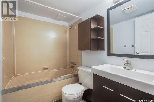 102 624 8Th Street E, Saskatoon, SK - Indoor Photo Showing Bathroom