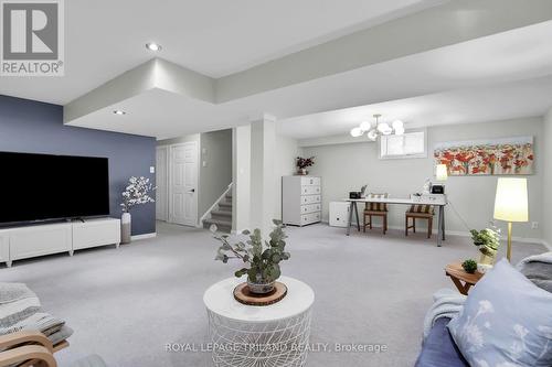 266 Brunswick Avenue, London, ON - Indoor Photo Showing Living Room