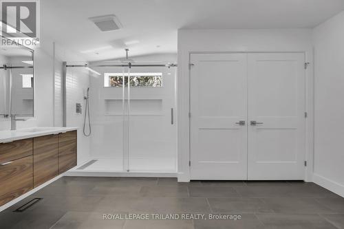 108 Balnagowan Place, London, ON - Indoor Photo Showing Bedroom