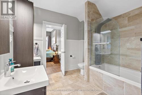 679 Colborne Street, London, ON - Indoor Photo Showing Bathroom