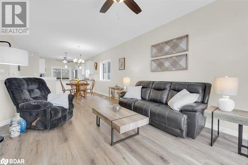 107 Ledgerock Court, Quinte West, ON - Indoor Photo Showing Living Room
