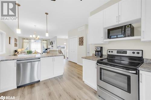 107 Ledgerock Court, Quinte West, ON - Indoor Photo Showing Kitchen With Upgraded Kitchen
