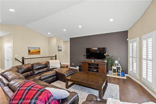 166 Lamothe Drive, St Francois Xavier, MB - Indoor Photo Showing Living Room