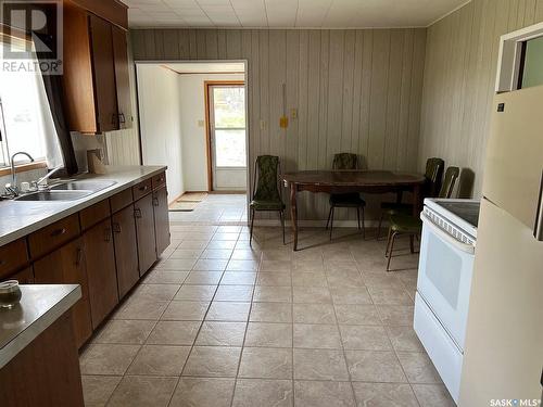 367 Kennedy Street, Abbey, SK - Indoor Photo Showing Kitchen With Double Sink