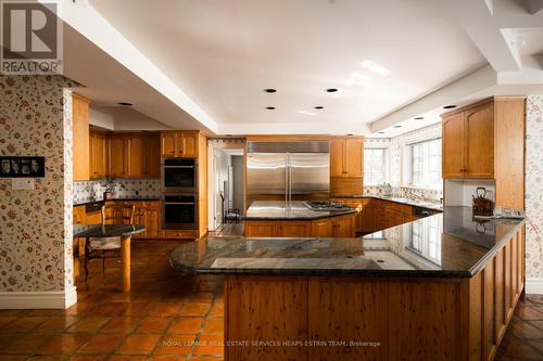 23 Dewbourne Avenue, Toronto, ON - Indoor Photo Showing Kitchen