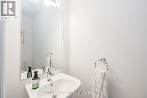 108 - 461 Blackburn Drive, Brantford, ON - Indoor Photo Showing Bathroom