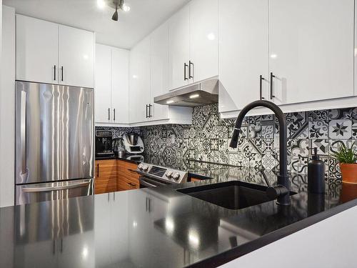 Kitchen - 201-6739 29E Avenue, Montréal (Rosemont/La Petite-Patrie), QC - Indoor Photo Showing Kitchen With Upgraded Kitchen