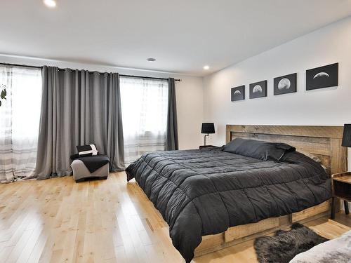 Master bedroom - 4515 Rue Domville, Longueuil (Saint-Hubert), QC - Indoor Photo Showing Bedroom